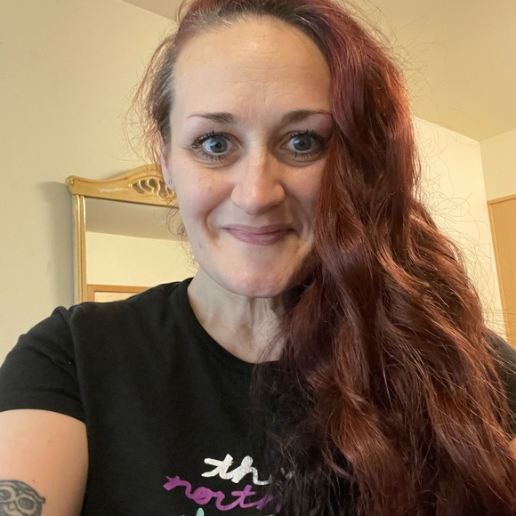 Meet your Posher, Posh Ambassador Kelly - Picture 6 of 6